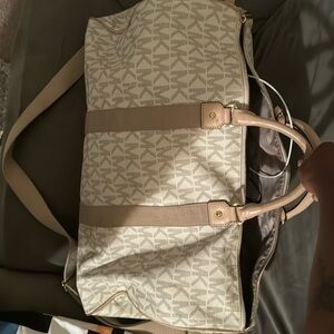 Michael kors duffle bag. Carry on